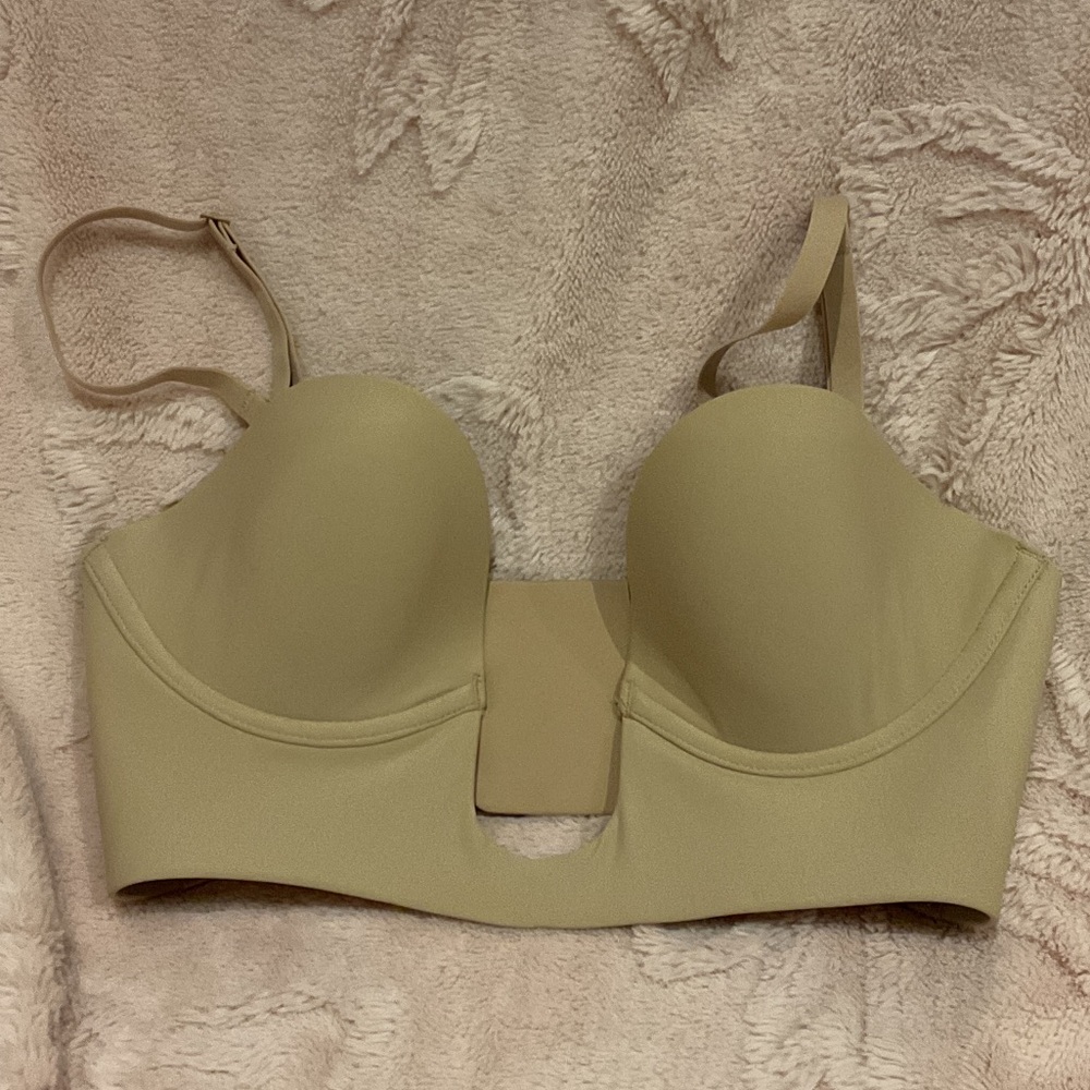 skims Deep plunge shapewear Bra convertible strapless extra straps